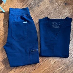 FIGS Navy scrub